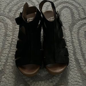 Black suede heeled sandals / faux wood heel